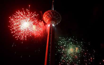 نورافشاني شب نيمه شعبان در برج ميلاد