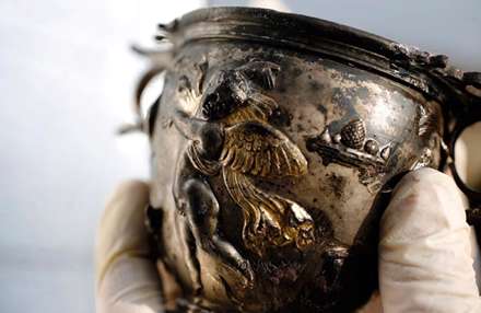 طــــلا  از اکتشاف، استخراج، فرآوري، استحصال و استفاده از آن به روايت تصوير