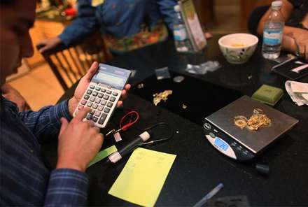 طــــلا  از اکتشاف، استخراج، فرآوري، استحصال و استفاده از آن به روايت تصوير