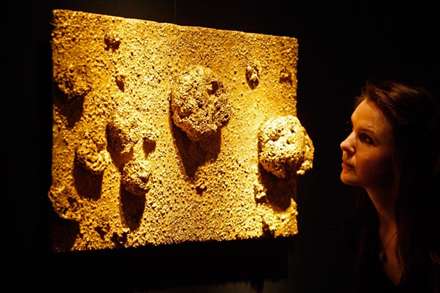 طــــلا  از اکتشاف، استخراج، فرآوري، استحصال و استفاده از آن به روايت تصوير