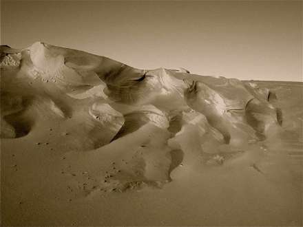 طرح های شگفت انگیز در ماسه های بیابان