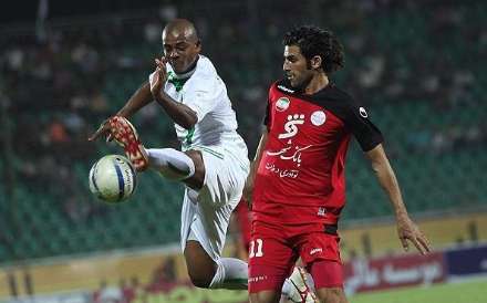 دیدار تیم های ذوب آهن اصفهان و پرسپولیس