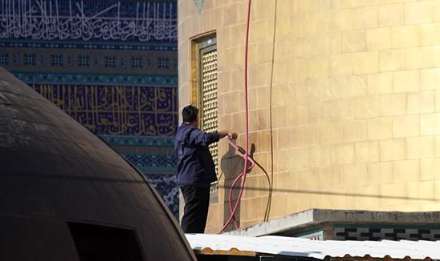 گزارش تصویری از شستشوی گنبد حرم امام رضا (ع)