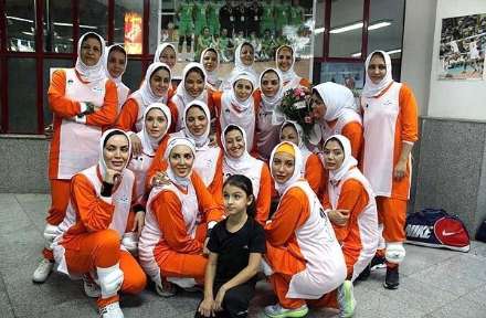 دیدار تیم والیبال هنرمندان با تیم ملی