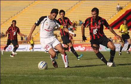 دیدار تیم های فوتبال پرسپولیس و سیاه جامگان مشهد