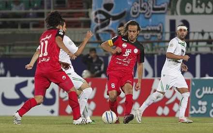 دیدار تیم های ذوب آهن اصفهان و پرسپولیس