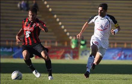 دیدار تیم های فوتبال پرسپولیس و سیاه جامگان مشهد