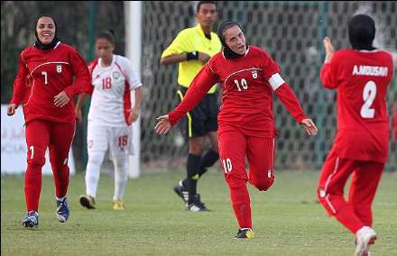 دیدار تیم های فوتبال بانوان ایران و امارات