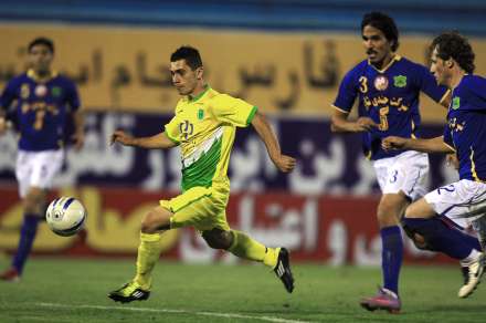 دیدار فوتبال میان تیم های فوتبال راه آهن تهران و صنعت نفت آبادان