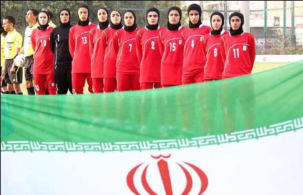 دیدار تیم های فوتبال بانوان ایران و امارات