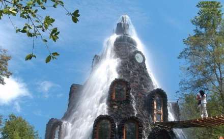 هتلی شبیه به کوه