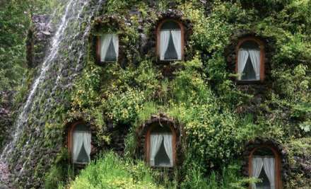 هتلی شبیه به کوه