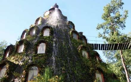 هتلی شبیه به کوه