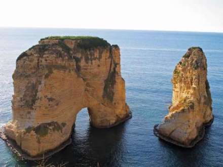 صخره زیبای «روشه» در بیروت