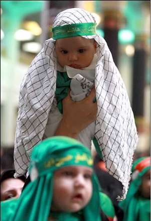 گردهمایی شیرخوارگان حسینی در حرم حضرت معصومه (س)