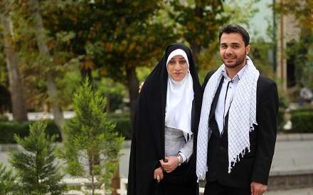 مراسم ازدواج یک زوج دانشجو در جوار مزار شهداء گمنام