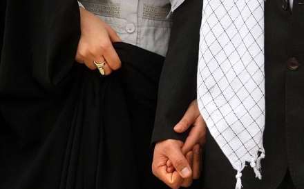 مراسم ازدواج یک زوج دانشجو در جوار مزار شهداء گمنام