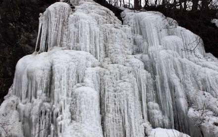 آبشارهای یخ زده به روایت تصاویر