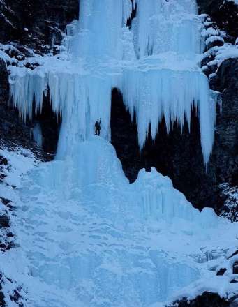 آبشارهای یخ زده به روایت تصاویر