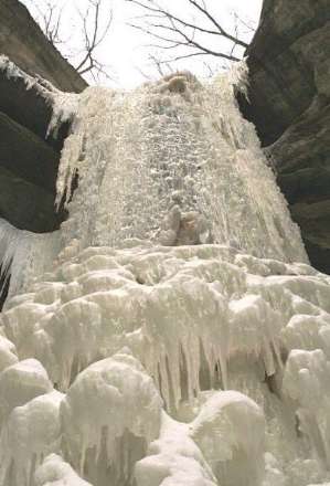 آبشارهای یخ زده به روایت تصاویر