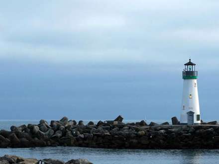 فانوس دریایی ودریا