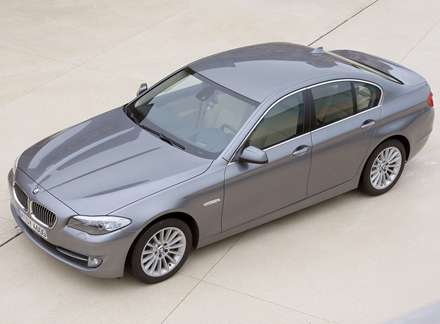 BMW 5-Series (2011)نمای بالای