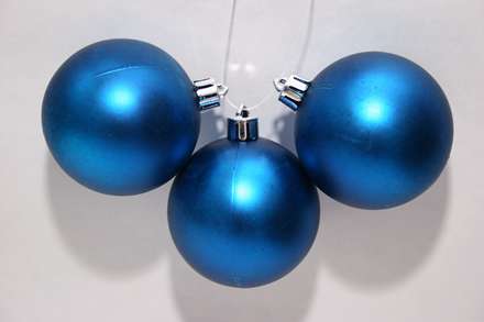 گوی های رنگی آبی