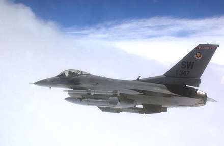 هواپیمای جنگنده F-16 Fighting Falcon (اف-16)
