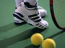 راکت تنیس، توپ و کفش