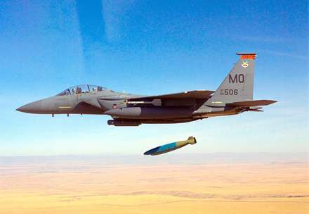 هواپیمای جنگنده F-15E Strike Eagle (اف-۱۵)