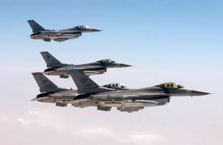 هواپیمای جنگنده F-16 Fighting Falcon (اف-16)
