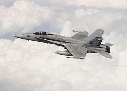 هواپیمای جنگنده F-18C Hornet
