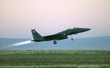 هواپیمای جنگنده F-15E Strike Eagle (اف-۱۵)