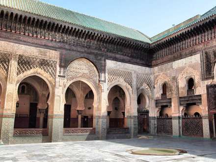 حیاط یک مسجد