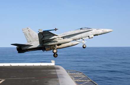 هواپیمای جنگنده F-18C Hornet