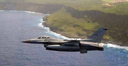 هواپیمای جنگنده F-16 Fighting Falcon (اف-16)