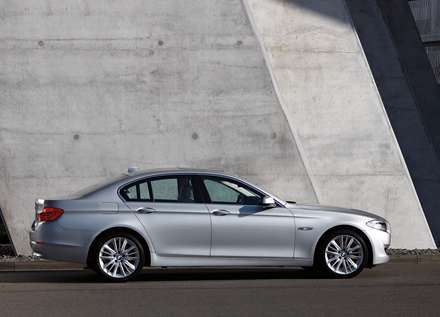 BMW 5-Series (2011) نمای بغل