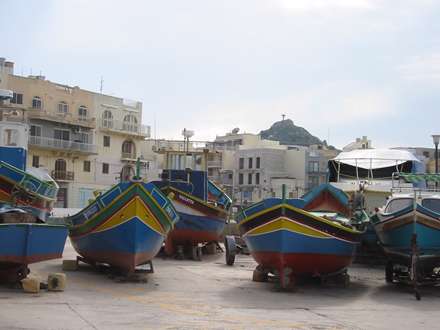 قایقها در خشکی