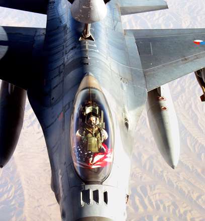 هواپیمای جنگنده F-16 Fighting Falcon (اف-16)