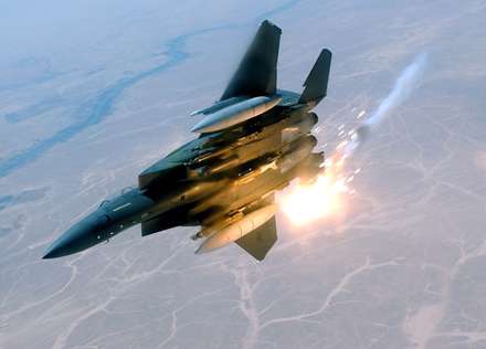 هواپیمای جنگنده F-15E Strike Eagle (اف-۱۵)