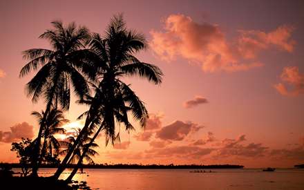 دریاچه ای در حال غروب