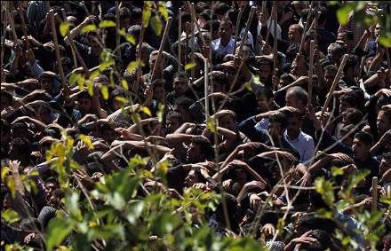 برگزاری مراسم قالی شویان مشهد اردهال