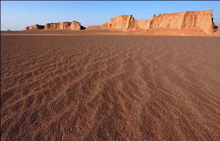 کویر شهداد با کلوت های منحصر به فرد