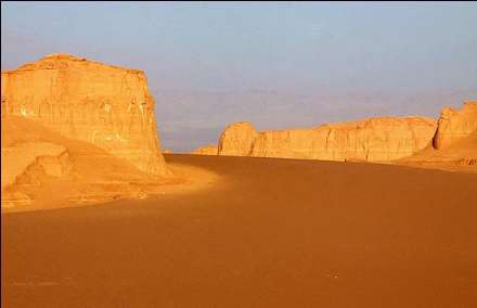 کویر شهداد با کلوت های منحصر به فرد