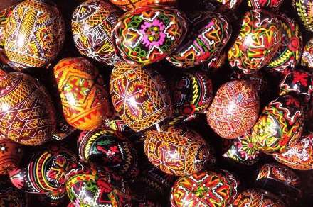 طرح هایی زیبا از تخم مرغ های رنگ شده