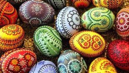 طرح هایی زیبا از تخم مرغ های رنگ شده