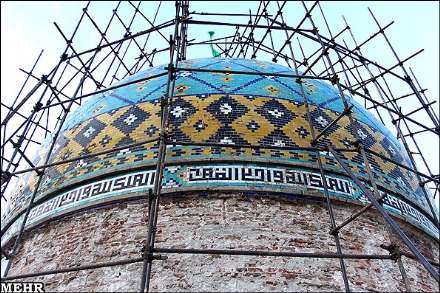 گزارش تصویری از مرمت گنبد امامزاده حسین (ع) در قزوین