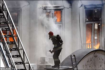 آتش سوزی در بازار مبل ایران