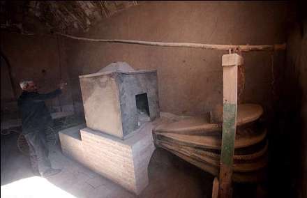 کارگاه قالی بافی سنتی به روایت تصاویر