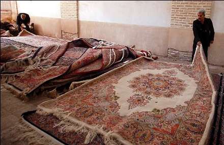 کارگاه قالی بافی سنتی به روایت تصاویر